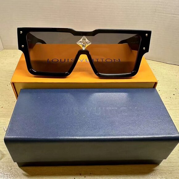 🔥🔥Brand New LOUIS VUITTON Cyclone Sunglasses BLACK🔥🔥 - Picture 1 of 5